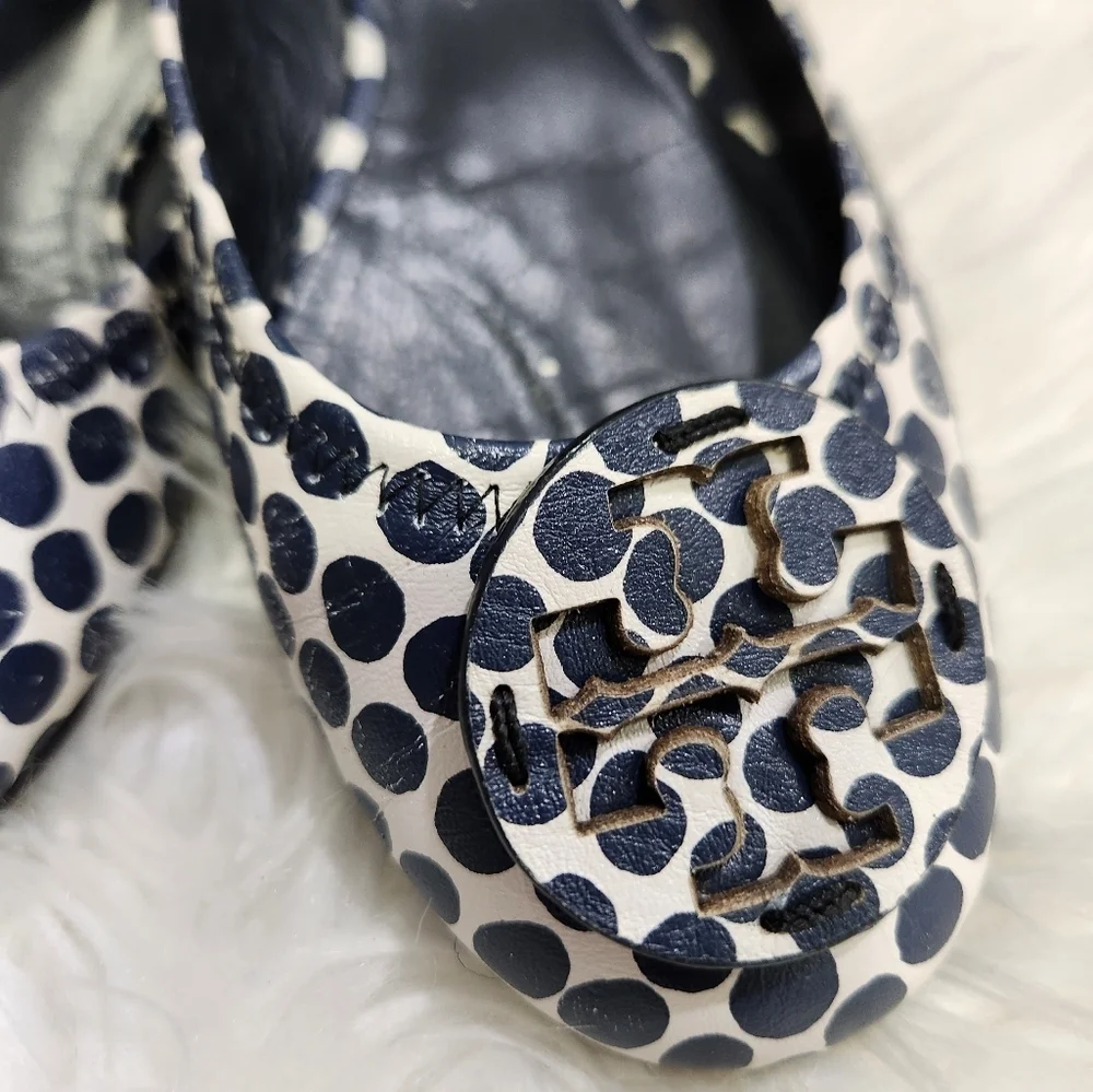 🔹️TORY BURCH🔹️ navy blue & white polka dots Ballet flats size 8 ✨️💙